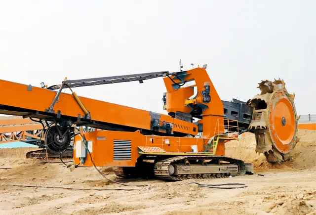 Stacker Conveyor for Mineral Ores Stacking