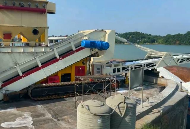 Загрузка судов напрямую с грузовиков