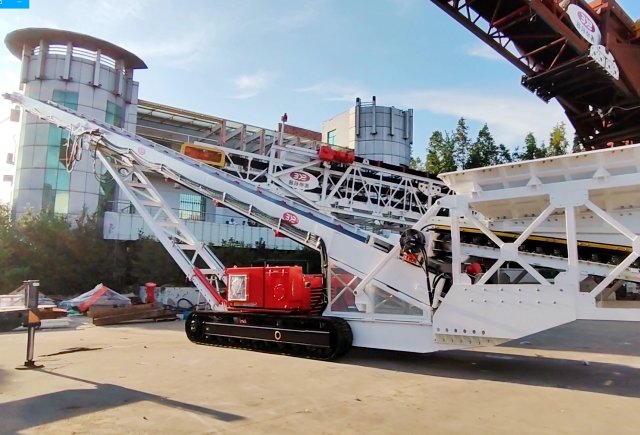 Судовой погрузчик с прямой подачей