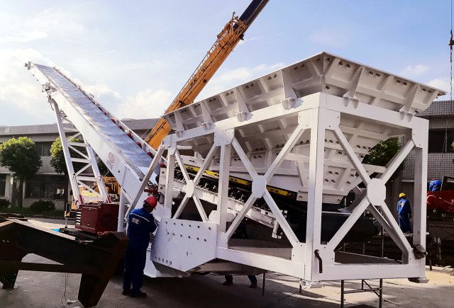 Судовой погрузчик с прямой подачей