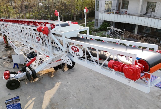 Радиальный телескопический штабелер | Телескопический штабелер-конвейер