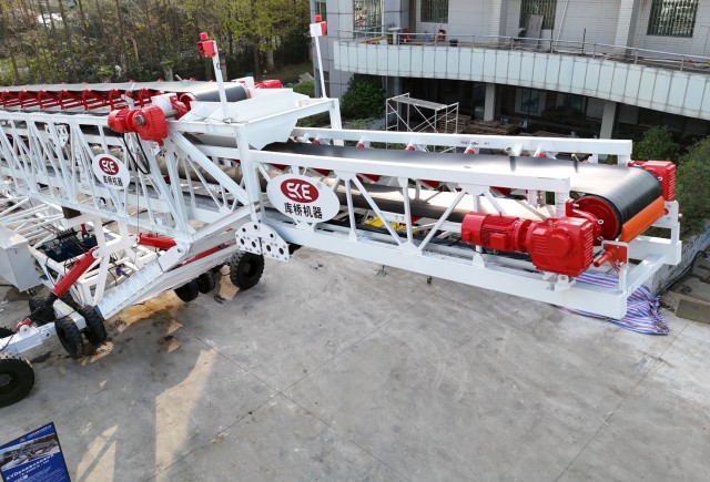 Радиальный телескопический судопогрузчик